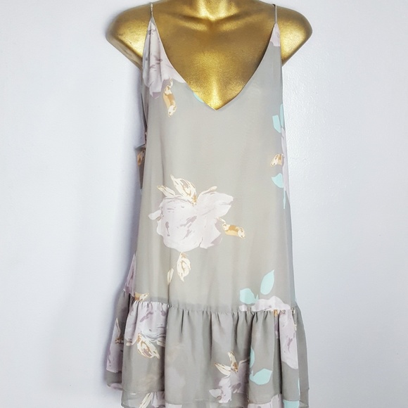 like mynded Dresses & Skirts - Like minded floral grey dress size medium